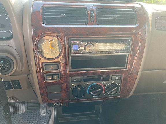 Toyota Land Cruiser 17 of 30
