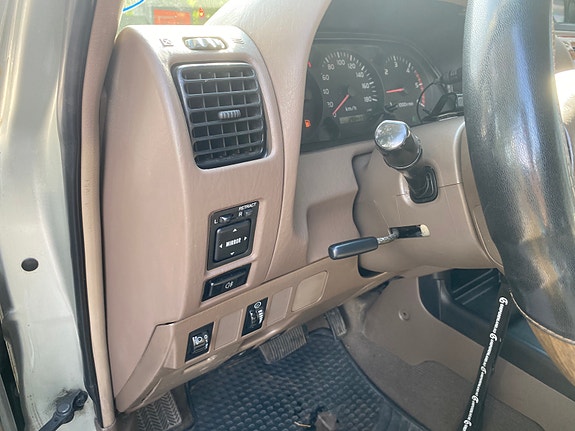 Toyota Land Cruiser 16 of 30