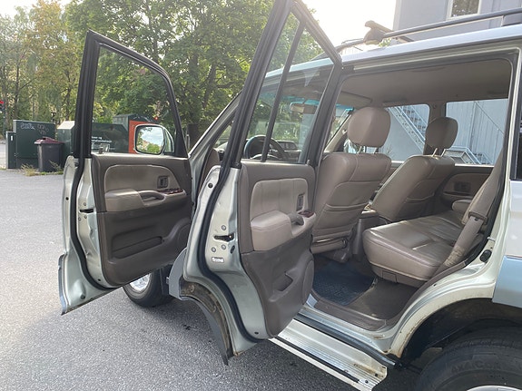 Toyota Land Cruiser 11 of 30