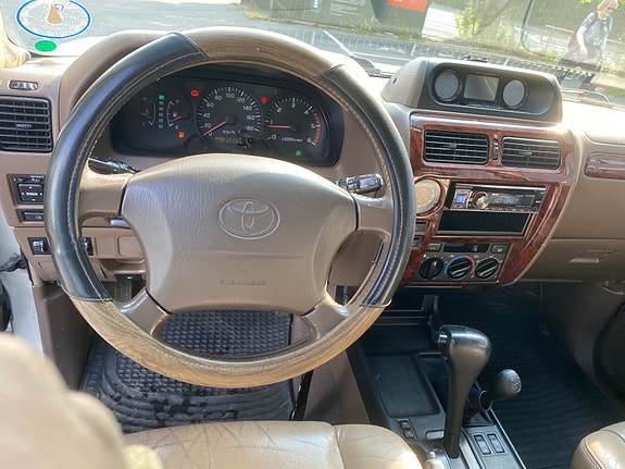Toyota Land Cruiser 15 of 30