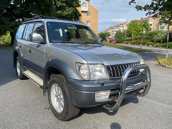 Toyota Land Cruiser 9 of 30