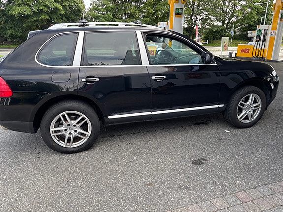 Porsche Cayenne S 29 of 30