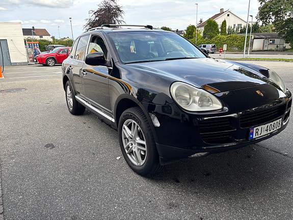 Porsche Cayenne S 2 of 30