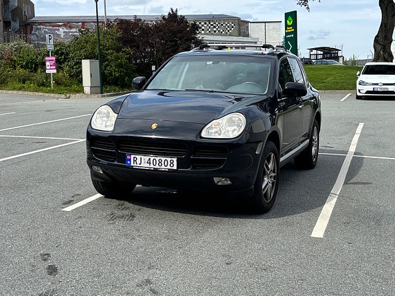 Porsche Cayenne S 8 of 30
