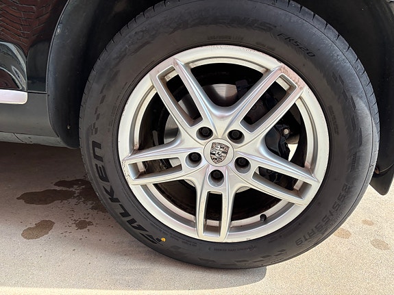 Porsche Cayenne S 25 of 30