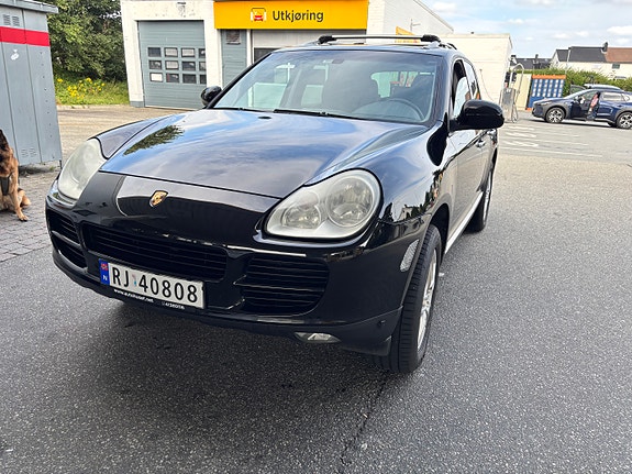 Porsche Cayenne S 11 of 30