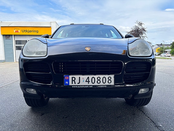 Porsche Cayenne S 7 of 30