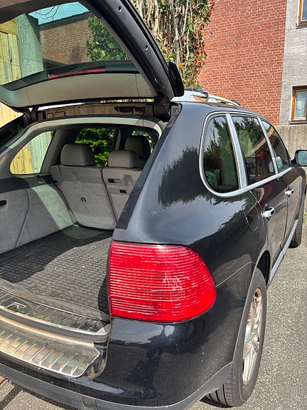 Porsche Cayenne S 15 of 30
