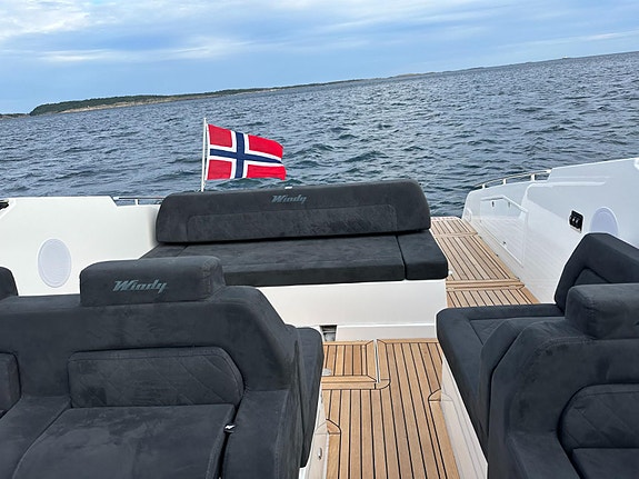 Windy 34 Alize | Volvo Penta Twin 440DPI | Jostick | Godt Utstyrt | 190Timer | I 9 of 12