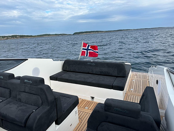 Windy 34 Alize | Volvo Penta Twin 440DPI | Jostick | Godt Utstyrt | 190Timer | I 10 of 12