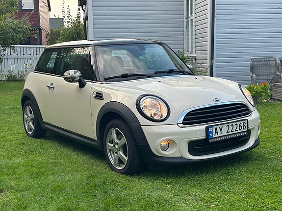 MINI One 7 of 30