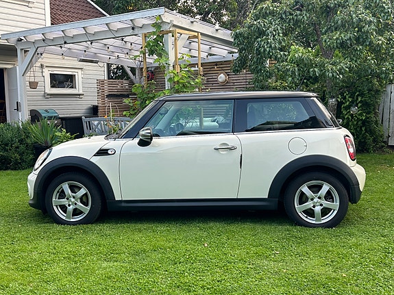 MINI One 6 of 30