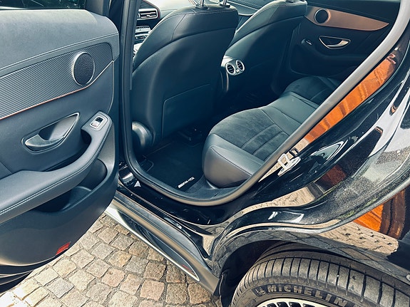 Mercedes-Benz EQC400 16 of 18