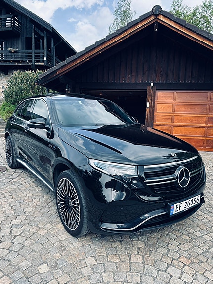 Mercedes-Benz EQC400 2 of 18