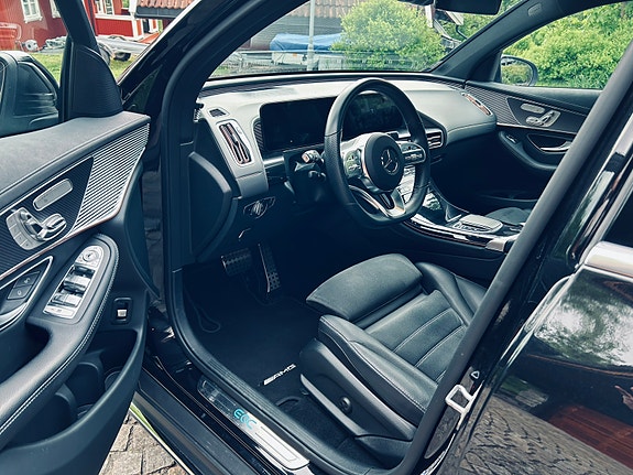 Mercedes-Benz EQC400 8 of 18