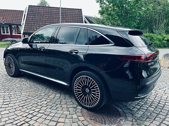 Mercedes-Benz EQC400 4 of 18