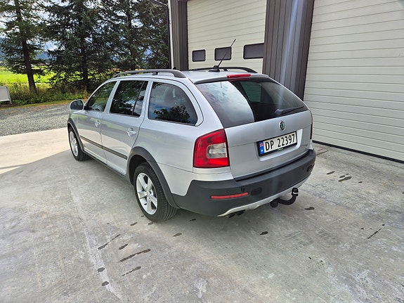 Skoda Octavia Scout 3 of 15