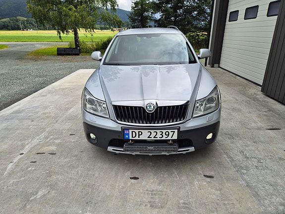 Skoda Octavia Scout 7 of 15