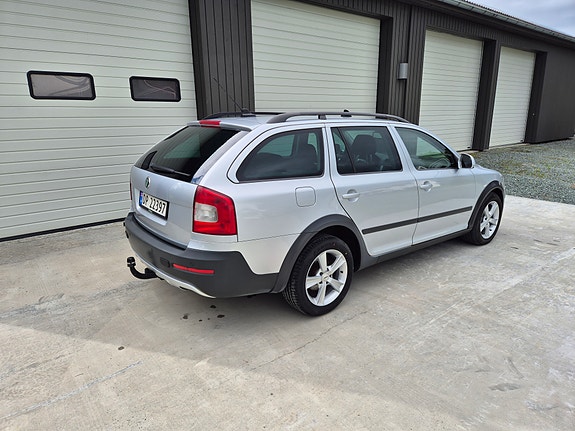 Skoda Octavia Scout 6 of 15