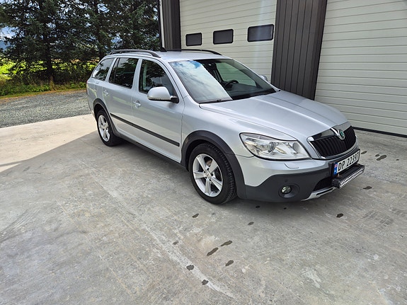 Skoda Octavia Scout 4 of 15