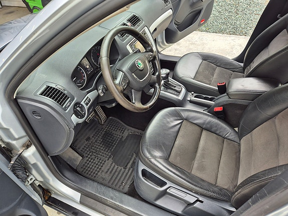 Skoda Octavia Scout 8 of 15