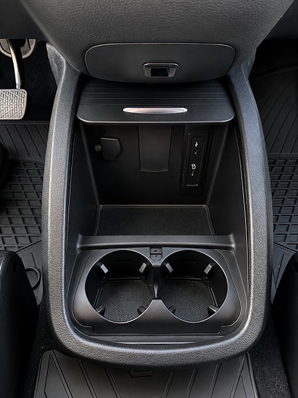 Mercedes-Benz EQV300 15 of 17
