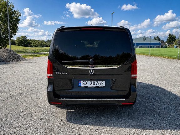 Mercedes-Benz EQV300 5 of 17