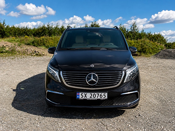 Mercedes-Benz EQV300 7 of 17
