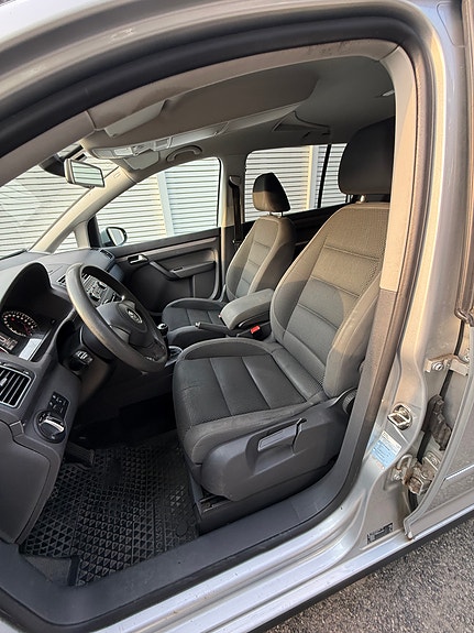 Volkswagen Touran 8 of 20
