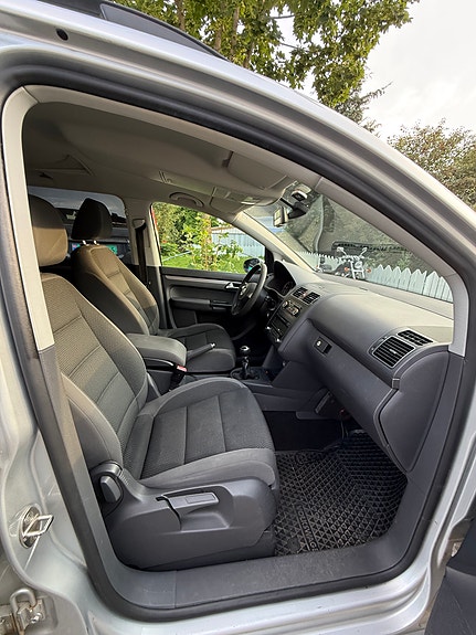 Volkswagen Touran 9 of 20