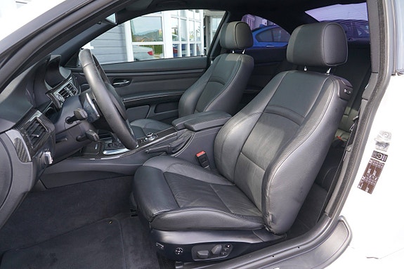 BMW 335i 19 of 28