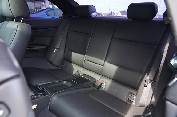 BMW 335i 21 of 28