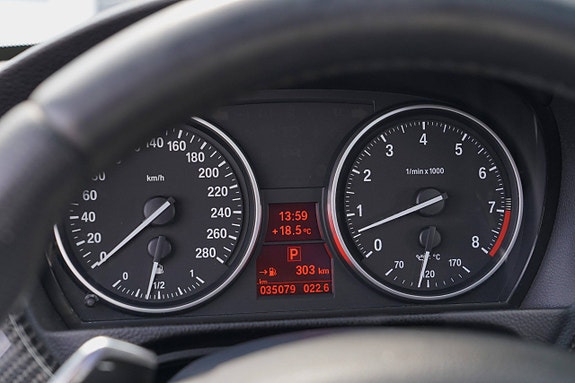 BMW 335i 14 of 28