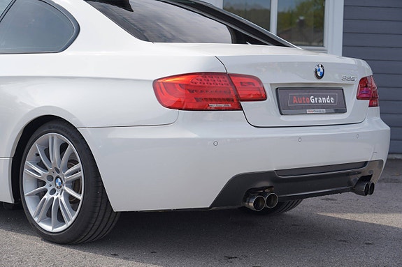 BMW 335i 9 of 28