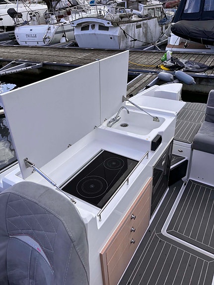 Ibiza 911 Turing | Yamaha 450XTO | Godt utstyrt | Yamaha Helm Master | Nybåtgara 16 of 20