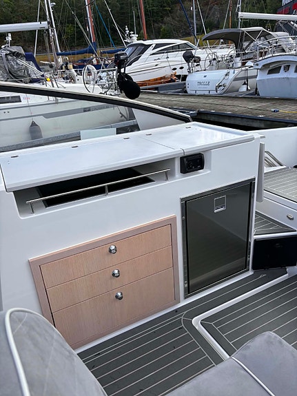 Ibiza 911 Turing | Yamaha 450XTO | Godt utstyrt | Yamaha Helm Master | Nybåtgara 14 of 20