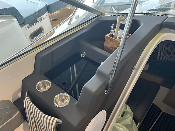 Ibiza 911 Turing | Yamaha 450XTO | Godt utstyrt | Yamaha Helm Master | Nybåtgara 13 of 20