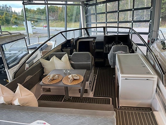 Ibiza 911 Turing | Yamaha 450XTO | Godt utstyrt | Yamaha Helm Master | Nybåtgara 5 of 20