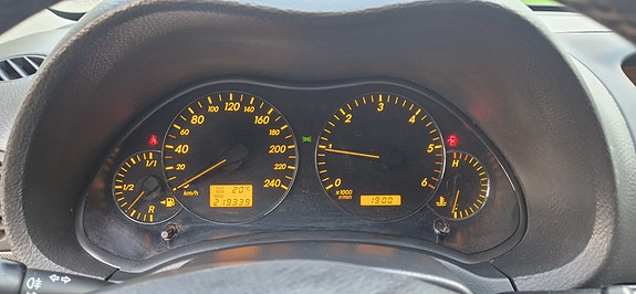 Toyota Avensis 2 of 29