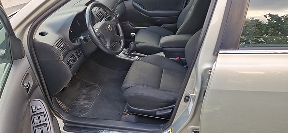 Toyota Avensis 6 of 29