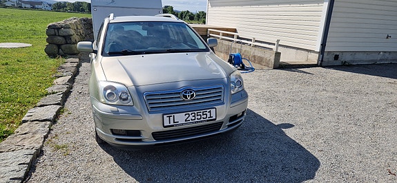 Toyota Avensis 26 of 29