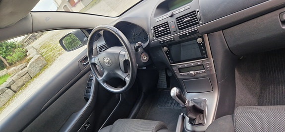 Toyota Avensis 21 of 29