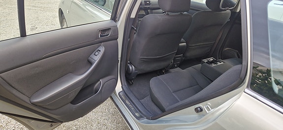 Toyota Avensis 7 of 29