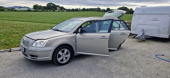 Toyota Avensis 22 of 29