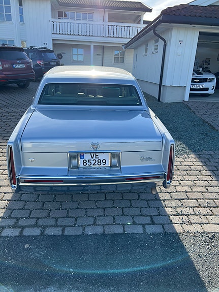 Cadillac Deville 12 of 12