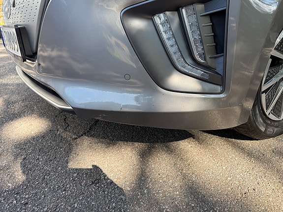 Hyundai IONIQ 8 of 15