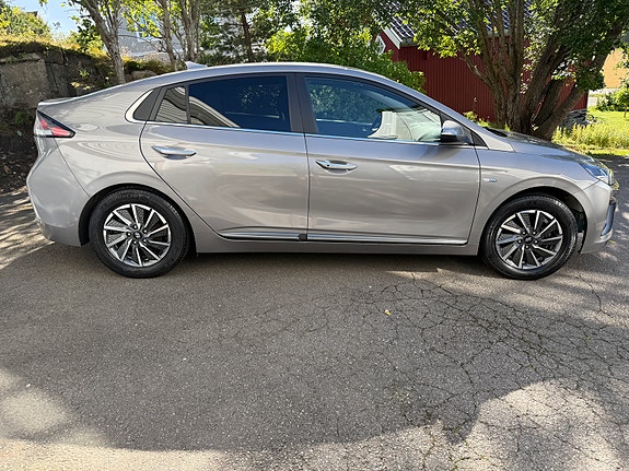Hyundai IONIQ 4 of 15