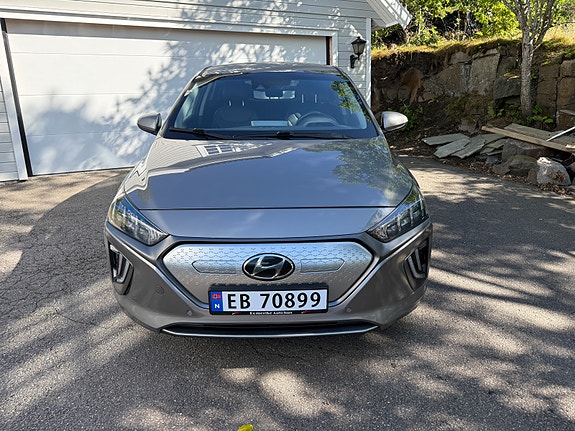 Hyundai IONIQ 2 of 15