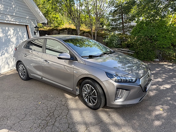 Hyundai IONIQ 3 of 15