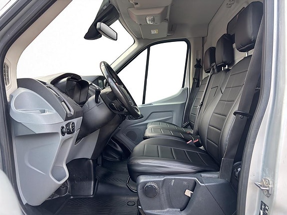 Ford Transit 9 of 23